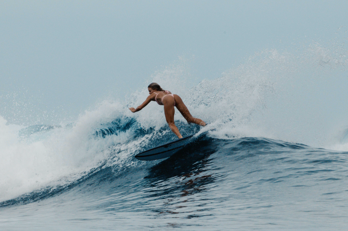 Ona Surf Bottoms Blush – surf-ready fit